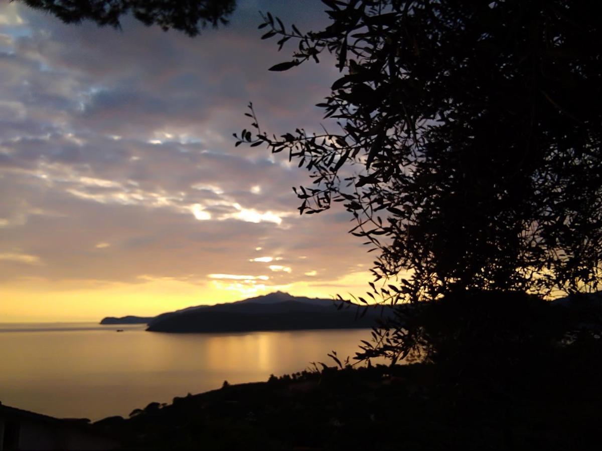 La Casa Dei Nonni - Services Included - Servizi Inclusi Capoliveri  Buitenkant foto